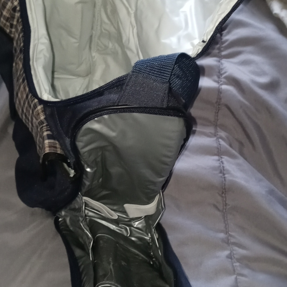 Baby Connection multi-compartmrnt diaper bag - Picture 4 of 4